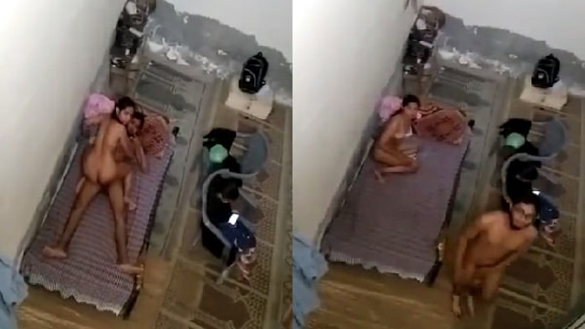Girlfriend ko chodtte hue pakda gaya ladka – uske bahan k saamne